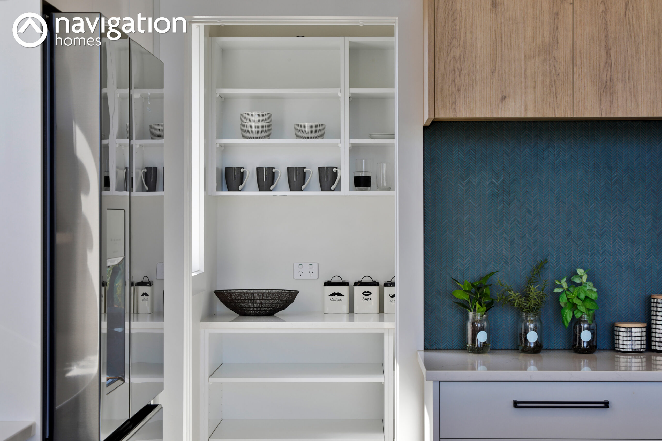 navigation-SCULLERY/WALK IN PANTRY